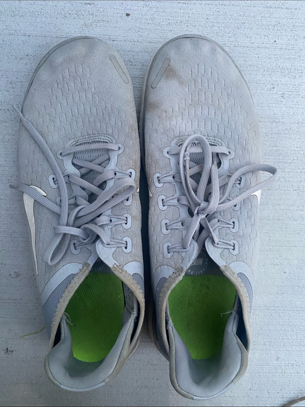 Nike Men’s Light Gray Sneakers with Green Insoles